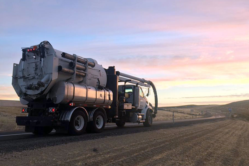 Vacuum Truck photo Rear View | All Storm Drains Inc. | Vacuum Truck Service | Nassau & Suffolk County, Long Island, NY | Phone: 516.825.1010 Fax: 631.475.2898 | George@AllStormDrains.com